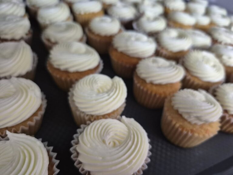 Petit gâteau avec glaçage